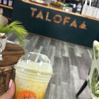 Apelu Island Cafe - Mango smoothie - Bagels Near Me - Norfolk, Virginia