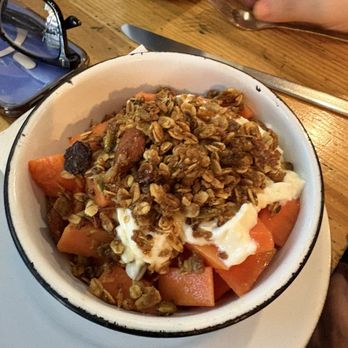 Clara y Ema - Papaya bowl - Sandwiches Near Me - Cuidad del Mexico, DIF Clara y Ema - Papaya bowl - Sandwiches Near Me - Cuidad del Mexico, DIF