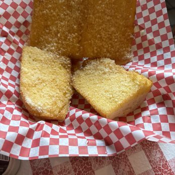 Vinny Vanucchi's - Garlic Bread - Italian Near Me - Galena, Illinois