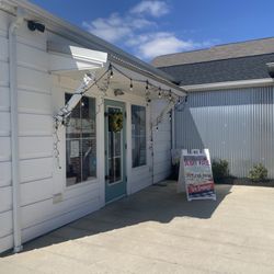Amore Pizza - Front Entrance
