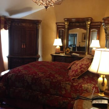 1840s Carrollton Inn - Caton Suite - Bed & Breakfast Near Me - Baltimore, Maryland
