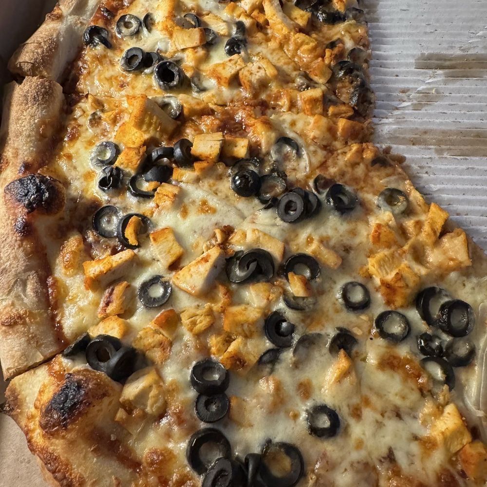 Ray's Pizzeria - BBQ chicken with onion and olives - Pizza Near Me - Sterling Heights, Michigan Ray's Pizzeria - BBQ chicken with onion and olives - Pizza Near Me - Sterling Heights, Michigan