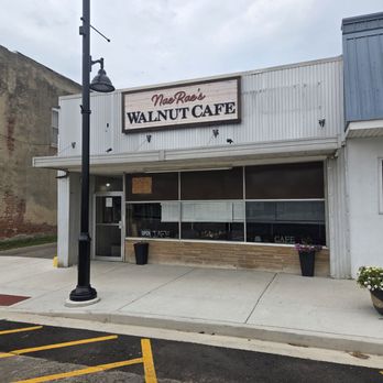 Walnut Cafe - New owner sign - Bars Near Me - Walnut, Illinois