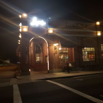 Linn's Restaurant - Business storefront at night - American Near Me - Cambria, California Linn's Restaurant - Business storefront at night - American Near Me - Cambria, California
