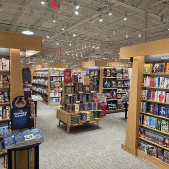 Barnes & Noble - Bookstores Near Me - Delray Beach, Florida