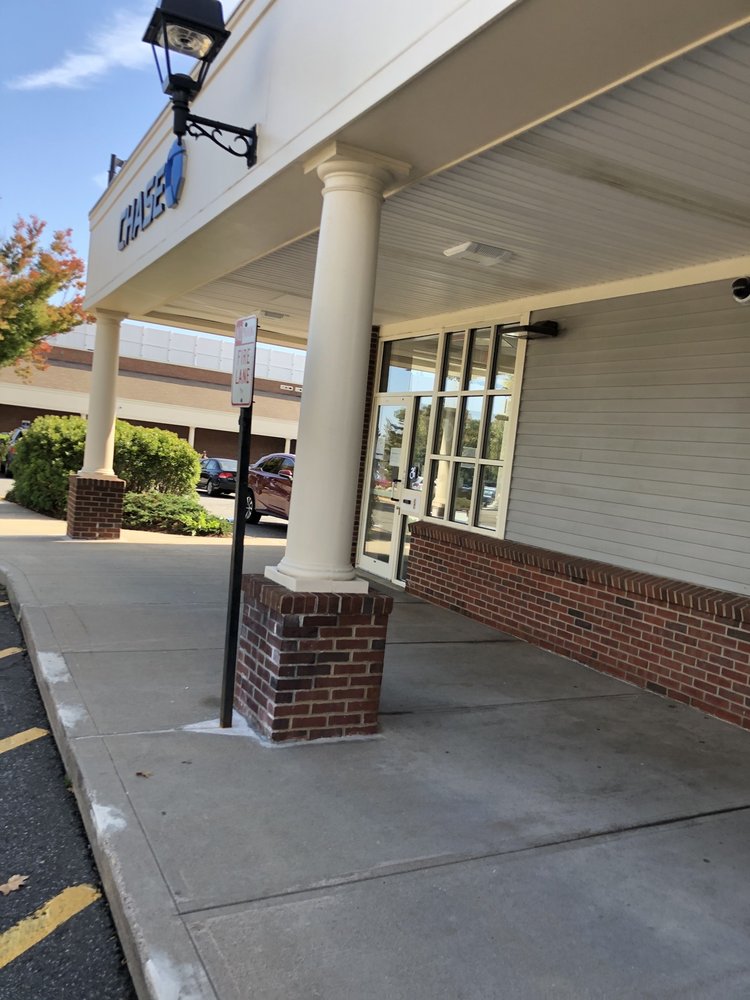 CHASE BANK Updated September 2024 80 Quality St, Trumbull