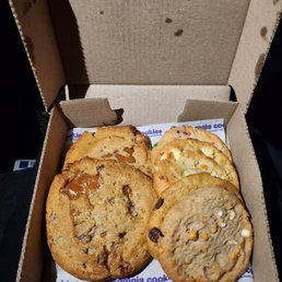 White Chocolate Macadamia Nut Cookie