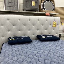Big Lots - Bed