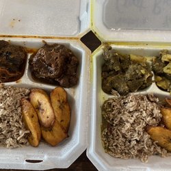 Jammin Nyaminz - Braised oxtail on left is unbelievably fantastic. Goat curry is delicious, but it packs quite some heat!