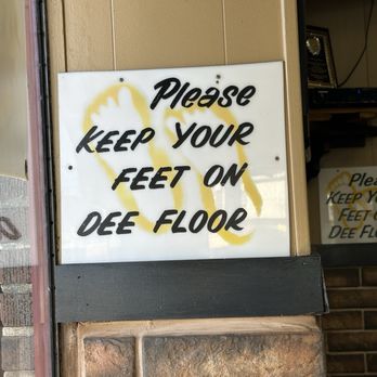 Dickie Dee's - Interior - Pizza Near Me - Newark, New Jersey