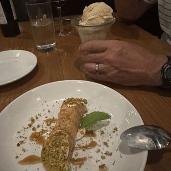 Victory Tap Chicago - Cannoli - Bars Near Me - Chicago, Illinois Victory Tap Chicago - Cannoli - Bars Near Me - Chicago, Illinois
