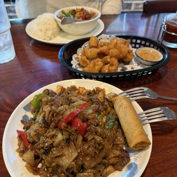 Thai Corner - Fried Calamari, Pad Kee Mao, Chicken Basil - Thai Near Me - Chino Hills, California Thai Corner - Fried Calamari, Pad Kee Mao, Chicken Basil - Thai Near Me - Chino Hills, California