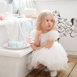 Destination Sitters - We provide wedding childcare at your venue.