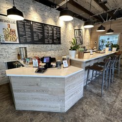 Kale Me Crazy - Decatur - Counter- love the dine in bar!