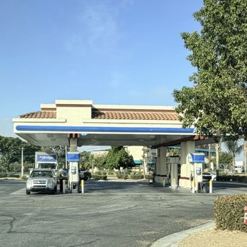Arco Ampm - Gas Stations Near Me - Fontana, California