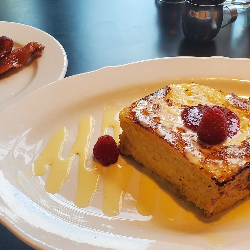 Waldorf Astoria Chicago - French Toast with side of Bacon - Hotels Near Me - Chicago, Illinois Waldorf Astoria Chicago - French Toast with side of Bacon - Hotels Near Me - Chicago, Illinois