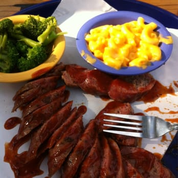 Blanco BBQ - 1/3 lb sausage plate with broccoli and mac n cheese - Barbeque Near Me - San Antonio, Texas