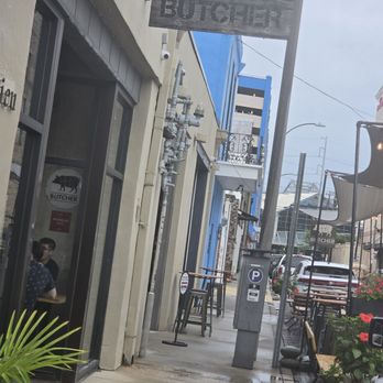 Cochon Butcher - Outside - Sandwiches Near Me - New Orleans, Louisiana