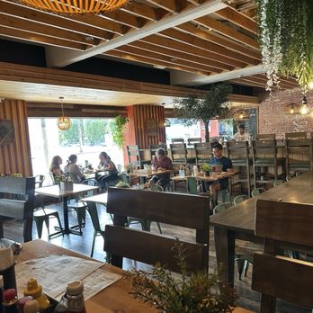 Farm Table - Inside - Breakfast & Brunch Near Me - Van Nuys, California