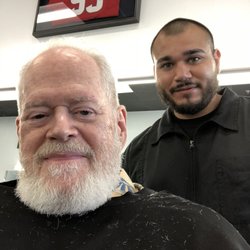 Headliners Barbershop - Getting a trim and shape from MATTHEW. I recommend him highly. No one can do better than "the Royal Barber"Matthew at his shop!