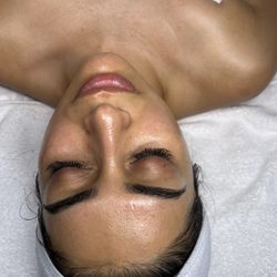 Diamond Beauty Lounge - Glow