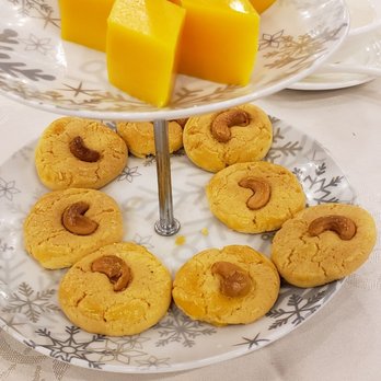 Amazing Seafood House - Mango Pudding with Almond Cookies - Seafood Near Me - Markham, Ontario Amazing Seafood House - Mango Pudding with Almond Cookies - Seafood Near Me - Markham, Ontario