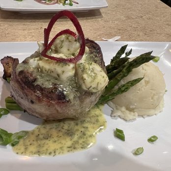Pier House - Filet mignon with limp crab meat, asparagus and mash - Bars Near Me - Orange Beach, Alabama Pier House - Filet mignon with limp crab meat, asparagus and mash - Bars Near Me - Orange Beach, Alabama