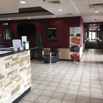 Quality Inn & Suites - Lobby - Hotels Near Me - Abingdon, Virginia Quality Inn & Suites - Lobby - Hotels Near Me - Abingdon, Virginia