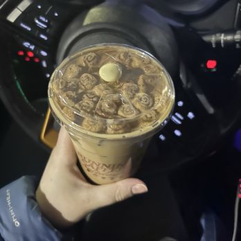 Latte Lane - Cinnamon roll latte (I think) - Food Trucks Near Me - Cheswick, Pennsylvania