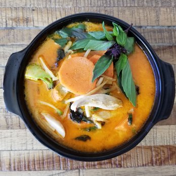 Oxtail Pho & Banh Mi - Chicken red curry - Vietnamese Near Me - Toronto, Ontario