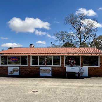 Mamie's Drive Inn - Outside of building - Fast Food Near Me - Laurel Hill, North Carolina Mamie's Drive Inn - Outside of building - Fast Food Near Me - Laurel Hill, North Carolina