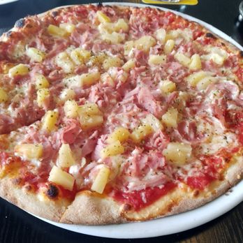 Nero - Pizza Hawaii - Italian Near Me - Dusseldorf, NW Nero - Pizza Hawaii - Italian Near Me - Dusseldorf, NW