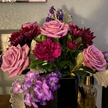 The Gift Box Flower Shoppe - a vase of flowers - Florists Near Me - El Paso, Texas The Gift Box Flower Shoppe - a vase of flowers - Florists Near Me - El Paso, Texas