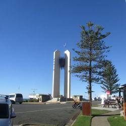 Captain Cook Memorial & Lighthouse - Memorial
