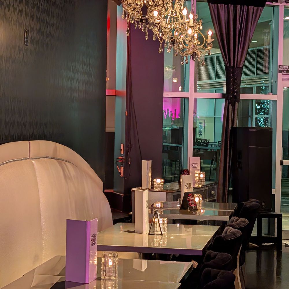 Suite Restaurant / Lounge - Tables - Bars Near Me - Bellevue, Washington Suite Restaurant / Lounge - Tables - Bars Near Me - Bellevue, Washington
