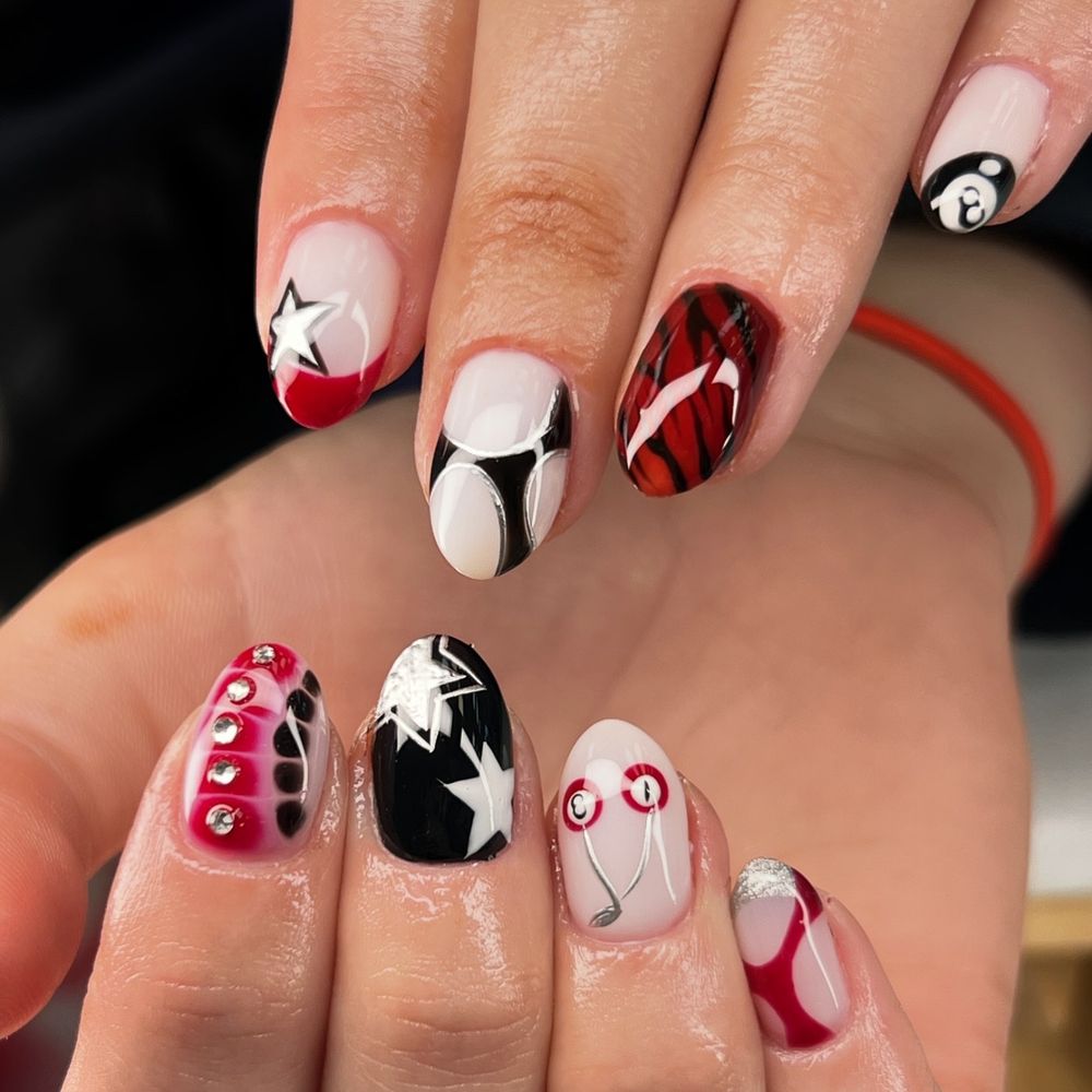 Fleur Essence Nails  Logo