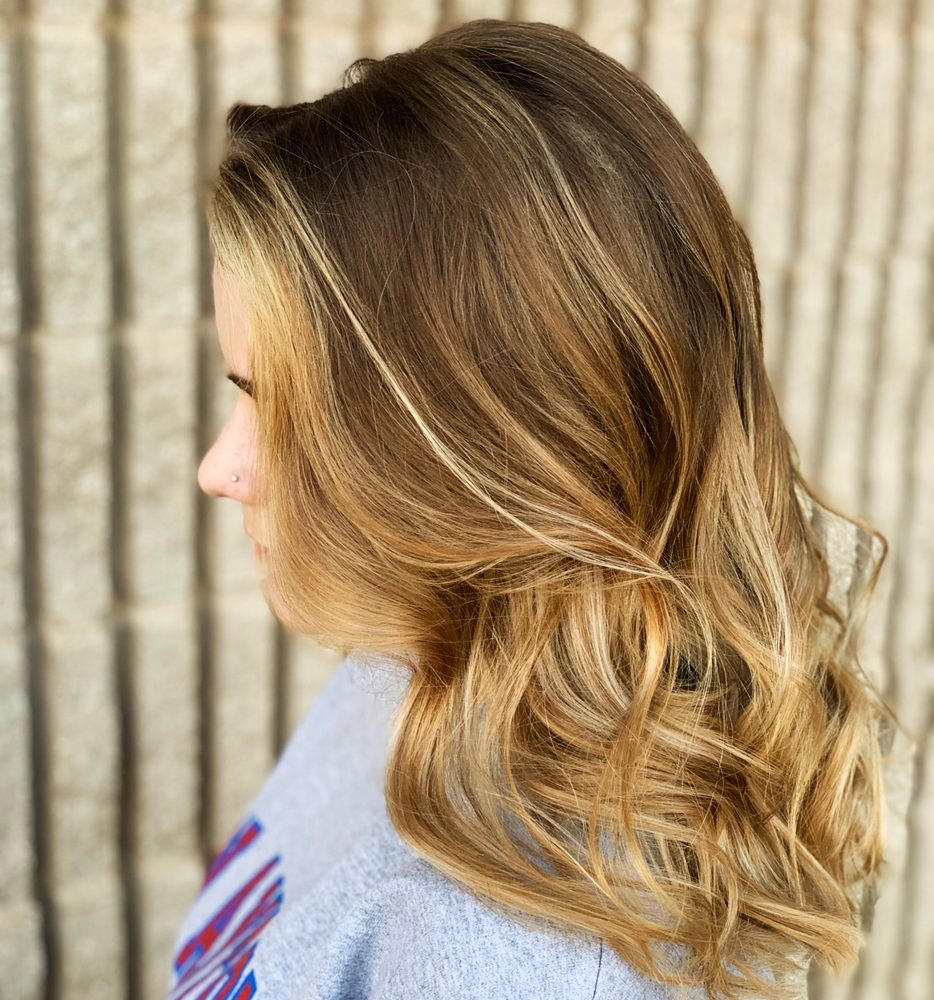 Aunthoney Does Hair Logo