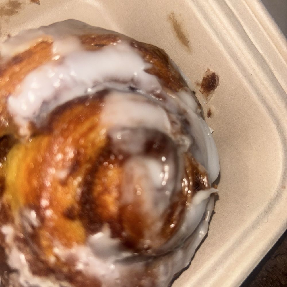 Mrs Fishers - Cinnamon Roll 5 Stars 10/10 - Desserts Near Me Mrs Fishers - Cinnamon Roll 5 Stars 10/10 - Desserts Near Me
