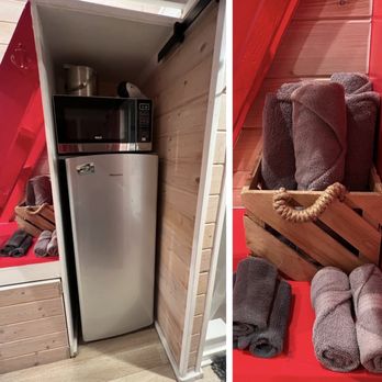 Tiny House Siesta - Red Lifeguard Tiny House (fridge, microwave and available towels) - Vacation Rentals Near Me - Sarasota, Florida Tiny House Siesta - Red Lifeguard Tiny House (fridge, microwave and available towels) - Vacation Rentals Near Me - Sarasota, Florida