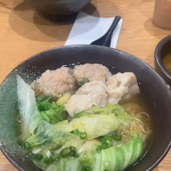 Gigantic Wonton - Noodles Near Me - Boston, Massachusetts Gigantic Wonton - Noodles Near Me - Boston, Massachusetts