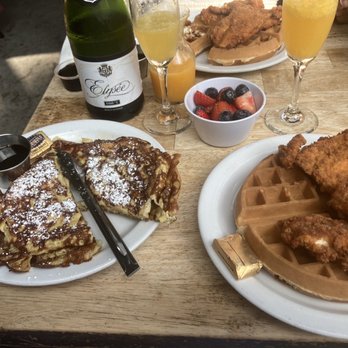 Fratelli Cafe - Chicken & Waffles Croissant French Toast - Coffee & Tea Near Me - Los Angeles, California