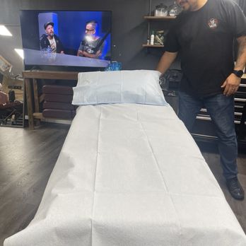 Endless Tattoos - Dan getting the space ready for me! - Tattoo Near Me - Snohomish, Washington