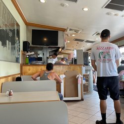 The Original Bizzarro Famous NY Pizza - Pick up area