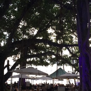 The Beach Bar - Bars Near Me - Honolulu, Hawaii