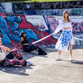 Oshi Simpson Photography - Fashion shoot at the skatepark during full sun - Session Photography Near Me