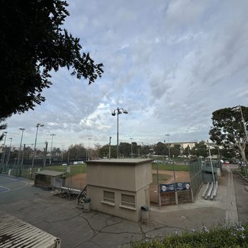 Live Oak Park - Tennis Near Me - Manhattan Beach, California Live Oak Park - Tennis Near Me - Manhattan Beach, California