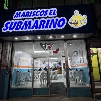 Mariscos El Submarino - Seafood Near Me - Jackson Heights, New York