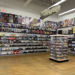 Langes Comics and Collectibles - Candy