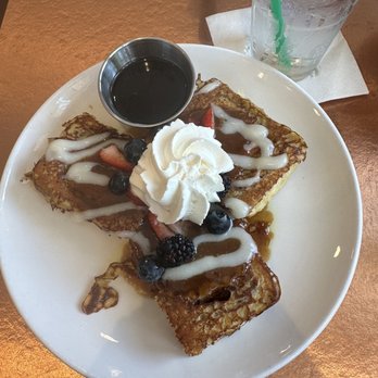 Another Broken Egg Cafe - Breakfast & Brunch Near Me - Clearwater Beach, Florida