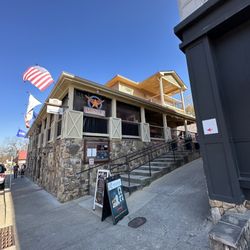 Fightingtown Tavern - The Outside